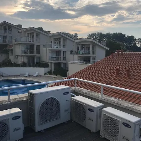 Big 3 Floor With Pool And *